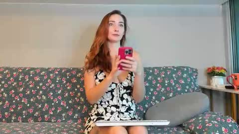 Snapshot of tinabell22 chatting on March 22, 4:05 am Tina online show from March 22, 4:05 am