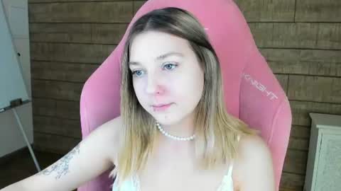 TinaBurton online show from June 10, 4:50 pm