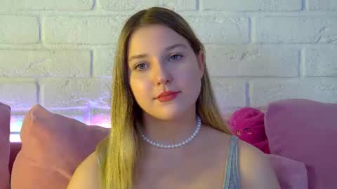 TinaBurton online show from June 17, 4:30 pm
