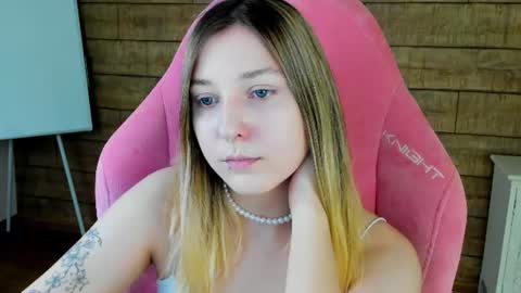 TinaBurton online show from July 5, 4:25 pm