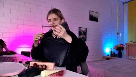 Tina Davil online show from January 6, 9:13 am