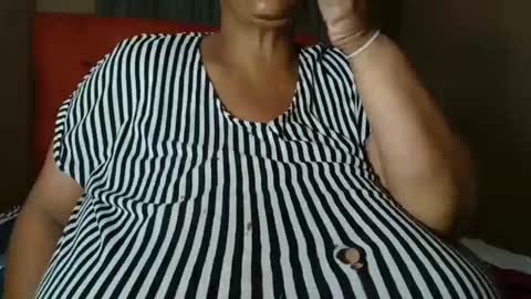 tinagiant online show from April 19, 5:34 pm