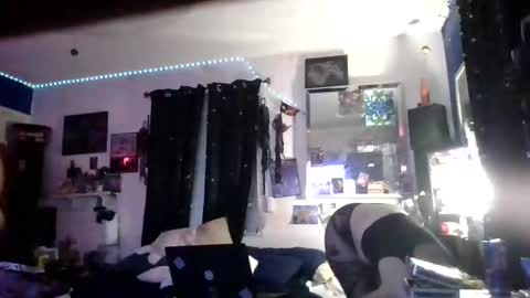 tinalover4u2 online show from April 20, 9:12 am