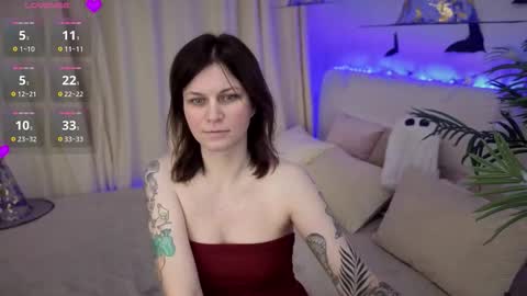 TinaMelt online show from October 31, 8:10 pm