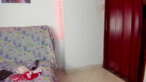 Snapshot of tinas_smith chatting on November 1, 7:27 pm tinas_smith online show from November 1, 7:27 pm