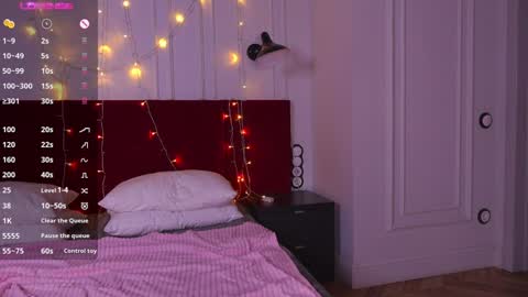 tinasiner online show from December 30, 5:13 pm