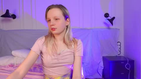 tinasiner online show from January 24, 8:11 pm