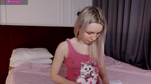 tinasiner online show from February 23, 2:04 pm