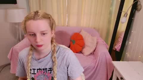 Snapshot of tinasiner chatting on May 29, 11:08 am tinasiner online show from May 29, 11:08 am