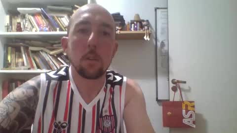 tinchox42 online show from October 11, 6:45 am