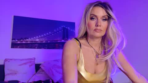 tinkerbell822 online show from September 9, 8:03 am