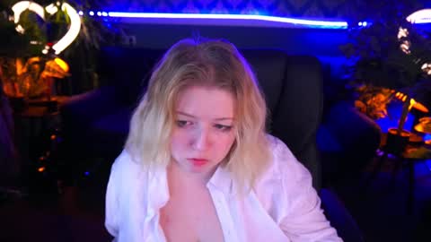 Snapshot of tinkerrbelll chatting on January 20, 5:04 am TinkerrBelll online show from January 20, 5:04 am