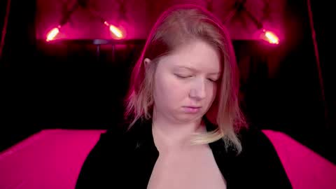 Snapshot of tinkerrbelll chatting on October 1, 7:20 pm TinkerrBelll online show from October 1, 7:20 pm