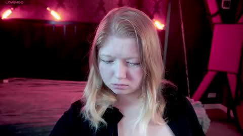 Snapshot of tinkerrbelll chatting on October 22, 7:24 pm TinkerrBelll online show from October 22, 7:24 pm