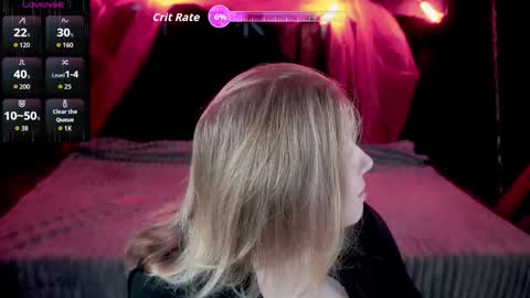 Snapshot of tinkerrbelll chatting on October 30, 7:58 pm TinkerrBelll online show from October 30, 7:58 pm