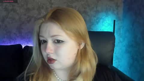 TinkerrBelll online show from March 31, 12:49 pm