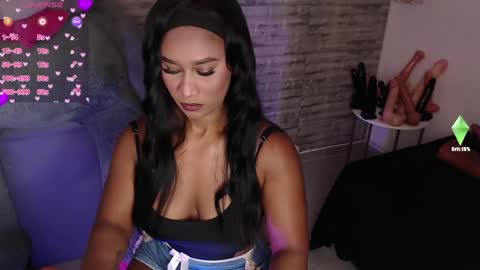 Snapshot of tinna__hottie chatting on April 24, 4:09 pm Tinna Goddess online show from April 24, 4:09 pm