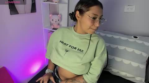 tinna noa online show from March 4, 8:26 pm