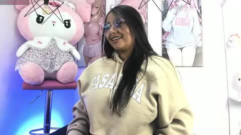 tinna noa online show from April 7, 2:56 am