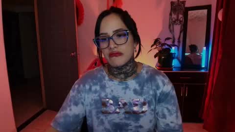 I AM BELLA  ----------- follow my  IG  TINNS 69 online show from October 12, 12:53 am