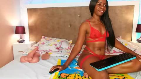 Snapshot of tinnataylor chatting on November 19, 8:53 pm Tina online show from November 19, 8:53 pm