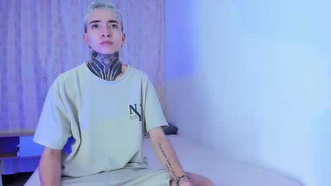 Snapshot of tinny_and_candy chatting on December 1, 11:59 am TINNY AND CANDY online show from December 1, 11:59 am