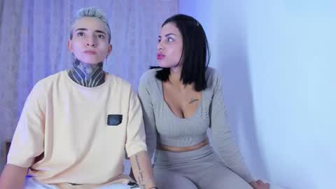 Snapshot of tinny_and_candy chatting on December 3, 2:41 am TINNY AND CANDY online show from December 3, 2:41 am