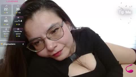 Tiny Caroline online show from December 1, 10:15 pm