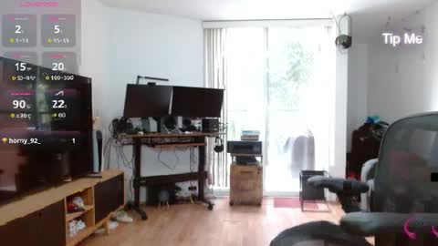 Tiny Caroline online show from May 12, 8:50 pm