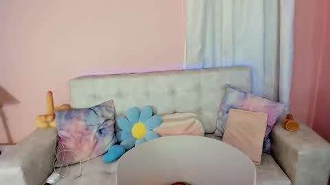 tiny_cora online show from March 2, 4:32 pm