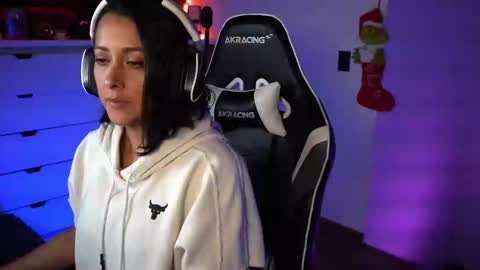 Ana Molly online show from December 5, 10:45 pm