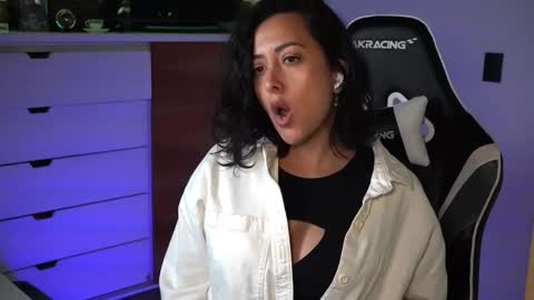 Ana Molly online show from January 17, 10:45 pm