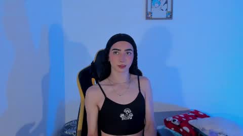 Thomm  Independent Model online show from June 25, 12:10 am