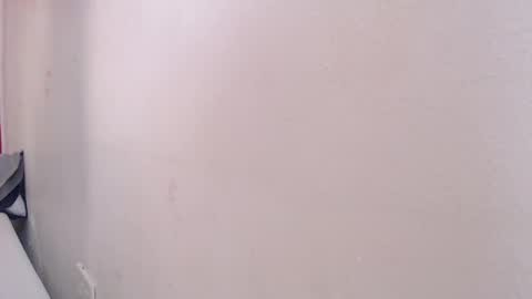 tiny_whore18 online show from November 1, 10:39 am