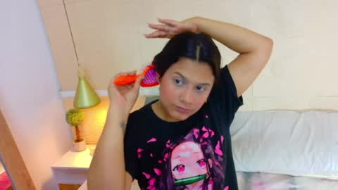 Snapshot of tiny_whore18 chatting on May 2, 6:40 am tiny_whore18 online show from May 2, 6:40 am