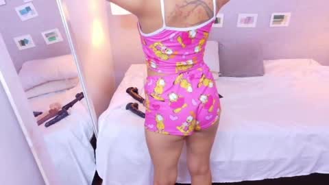Snapshot of tiny_whore18 chatting on May 31, 5:53 pm tiny_whore18 online show from May 31, 5:53 pm