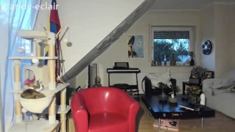 Tiny online show from September 15, 6:08 pm