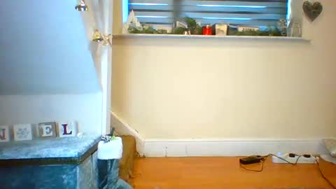 Tinyasian911718 sweetinyasian instagram online show from December 16, 2:16 pm