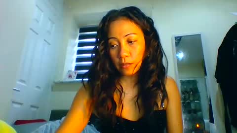 Tinyasian911718 sweetinyasian instagram online show from February 4, 1:16 pm
