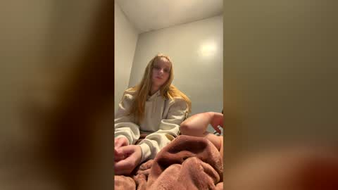 Snapshot of tinyblondebarbie chatting on May 30, 11:46 pm tinyblondebarbie online show from May 30, 11:46 pm