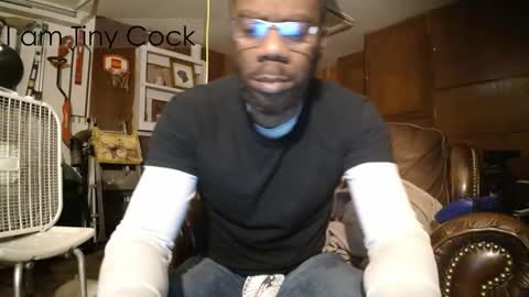 tinycock_1979 online show from November 1, 6:21 pm