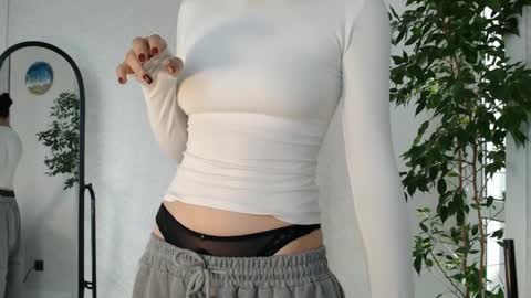 Snapshot of tinykawaii chatting on April 8, 2:00 am Tina extra tips in PVT online show from April 8, 2:00 am