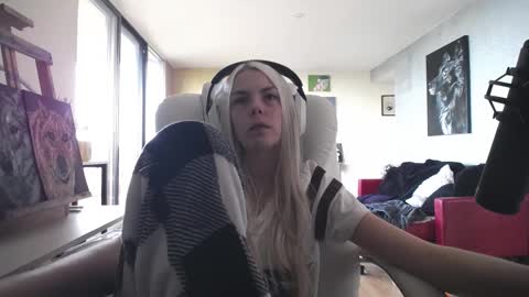 stage Kylie Sinner  brand CLITBAIT online show from October 14, 1:12 pm