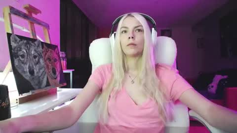 stage Kylie Sinner  brand CLITBAIT online show from October 17, 6:38 am