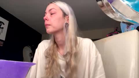 stage Kylie Sinner  brand CLITBAIT online show from November 23, 9:58 pm