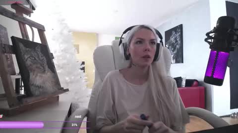 stage Kylie Sinner  brand CLITBAIT online show from February 21, 12:28 pm