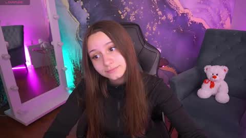 tinynataliee online show from April 21, 12:55 pm