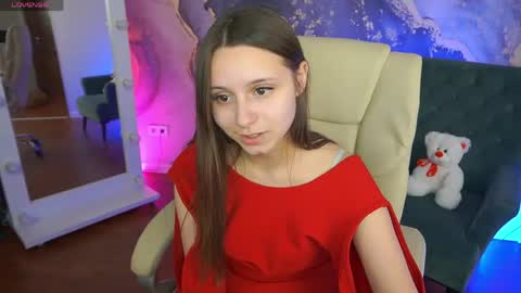 tinynataliee online show from April 23, 1:24 pm