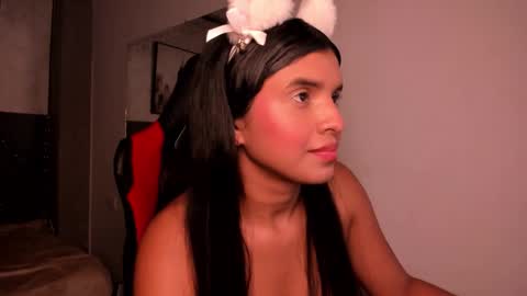 Scarlet online show from February 10, 11:20 pm