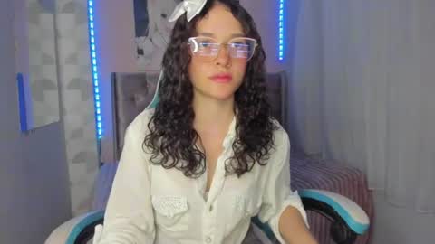 Snapshot of tinysophi chatting on June 25, 6:34 pm tinysophi online show from June 25, 6:34 pm